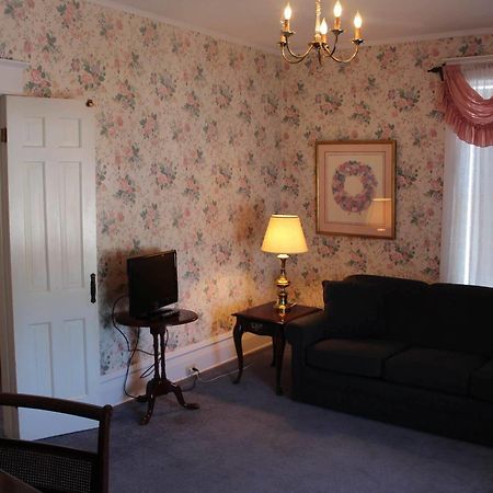 White Inn Fredonia Bagian luar foto