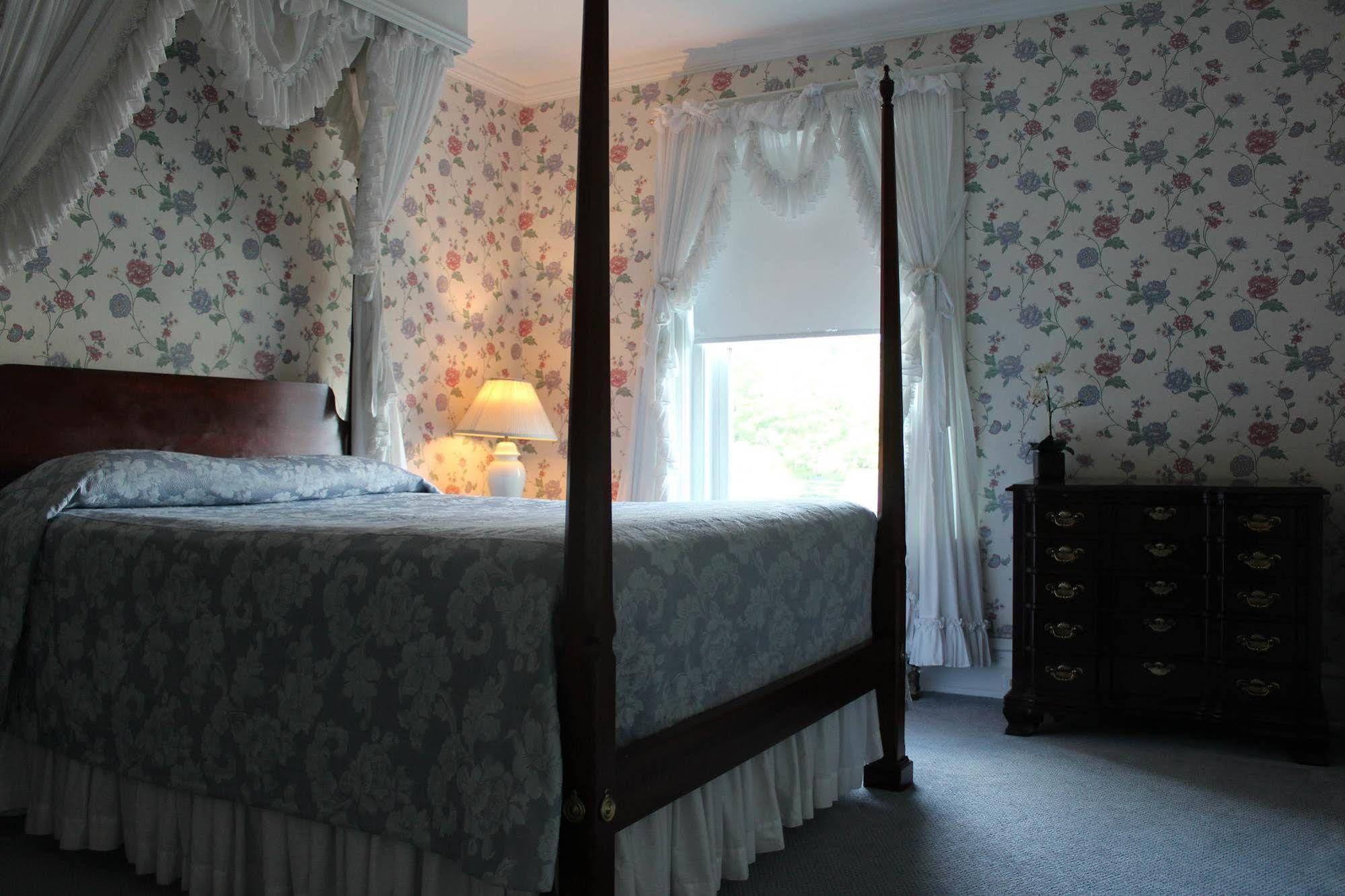 White Inn Fredonia Bagian luar foto