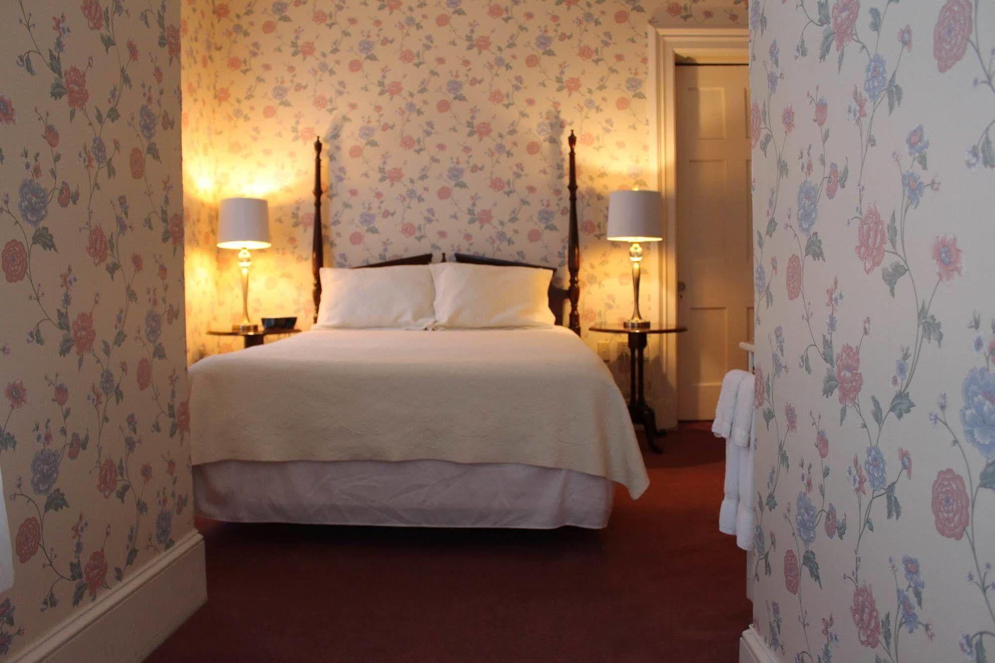 White Inn Fredonia Bagian luar foto