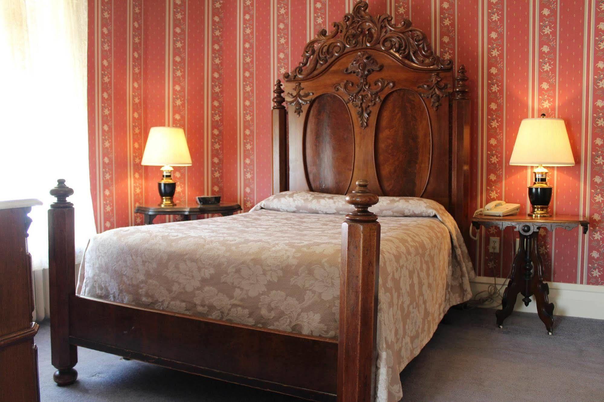 White Inn Fredonia Bagian luar foto