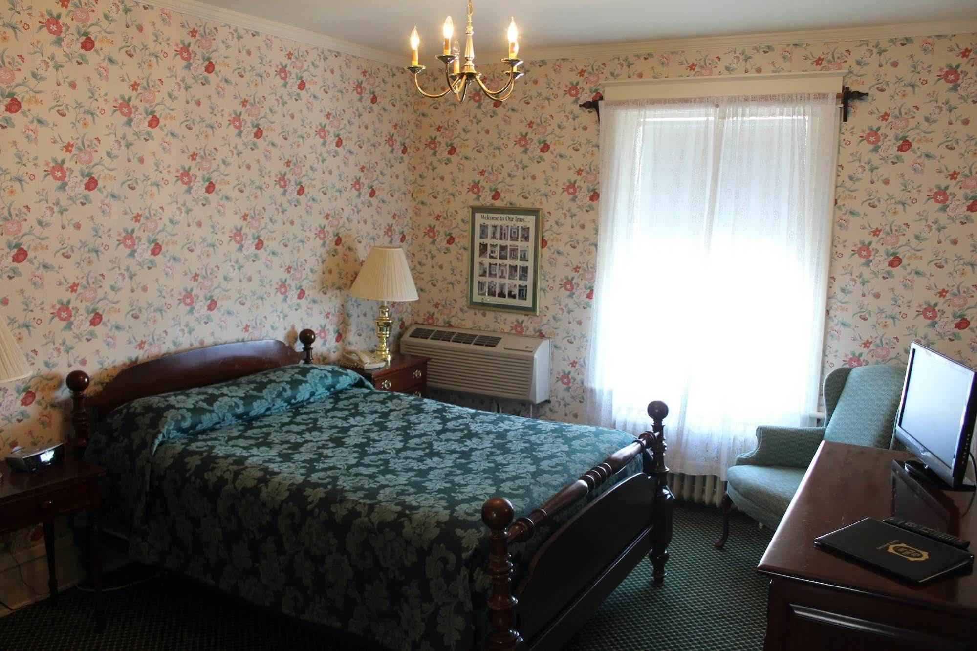White Inn Fredonia Bagian luar foto