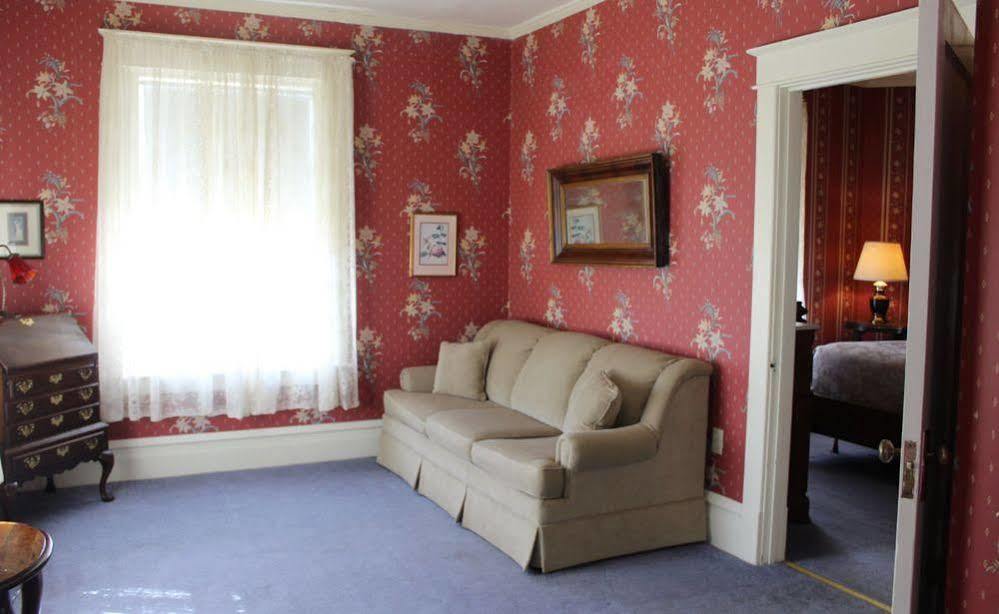 White Inn Fredonia Bagian luar foto