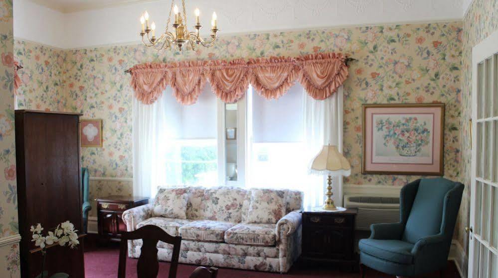 White Inn Fredonia Bagian luar foto