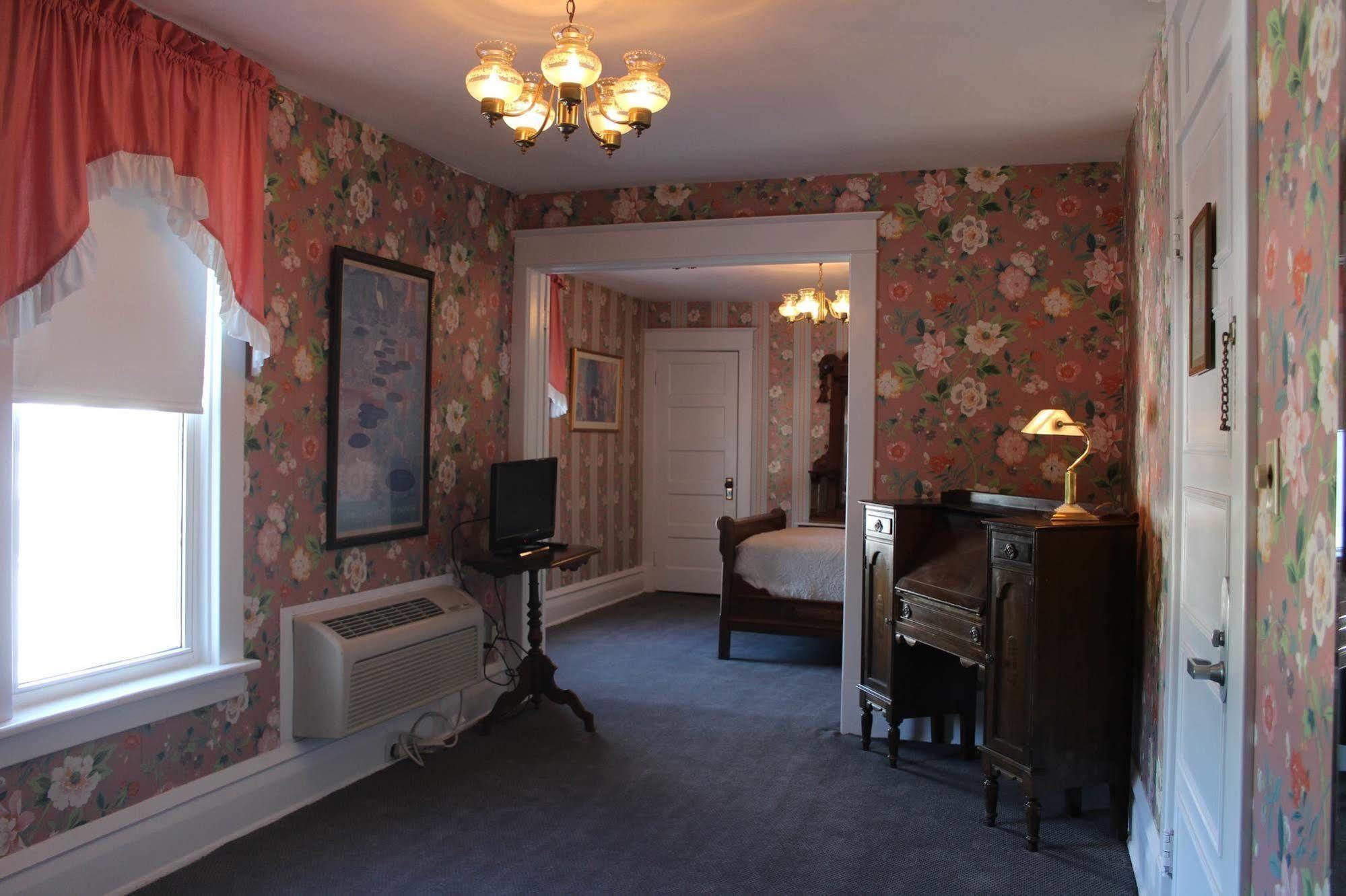 White Inn Fredonia Bagian luar foto