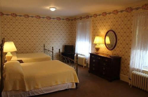 White Inn Fredonia Bagian luar foto